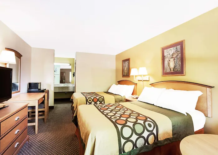 Super 8 By Wyndham Charlotte Downtown Area