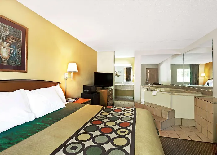 Super 8 By Wyndham Charlotte Downtown Area
