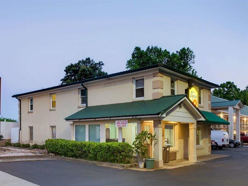Motel Super 8 By Wyndham Downtown Area