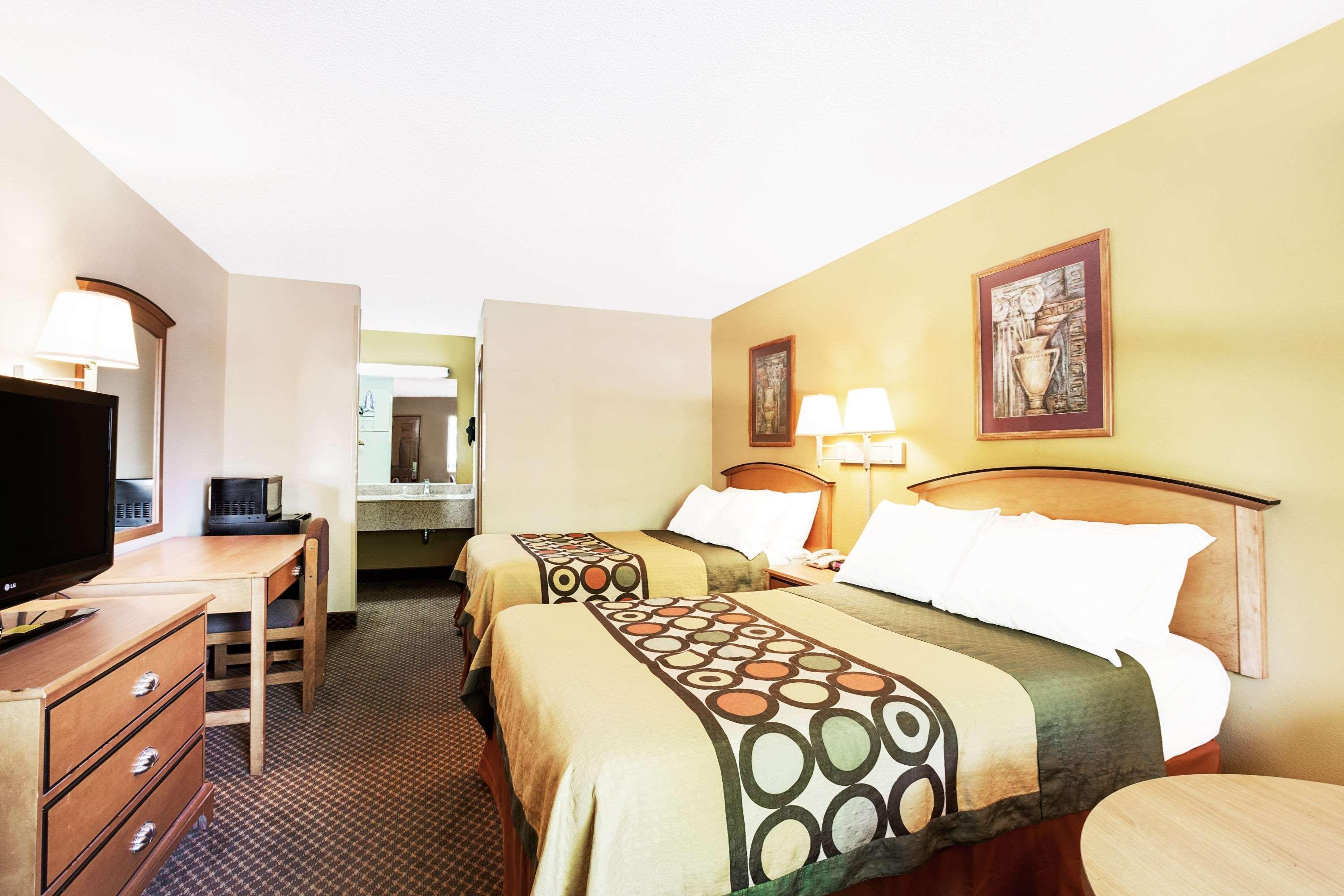 Motel Super 8 By Wyndham Downtown Area