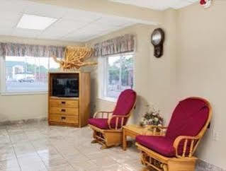 Super 8 By Wyndham Downtown Area 2*